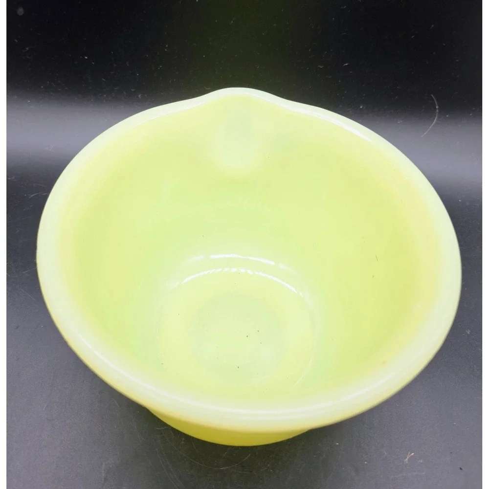 Vintage Hamilton Beach Mixing Bowl Yellow Custard Glass UV Glow 4.75